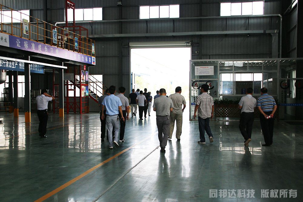 棗陽(yáng)市委領(lǐng)導(dǎo)帶領(lǐng)棗陽(yáng)市局相關(guān)負(fù)責(zé)人親臨棗陽(yáng)市同邦達(dá)科技有限公司指導(dǎo)工作