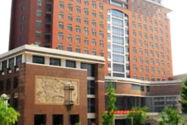 河北省口腔醫(yī)院烤瓷牙多少錢_烤瓷牙和全瓷牙的區(qū)別哪個(gè)好