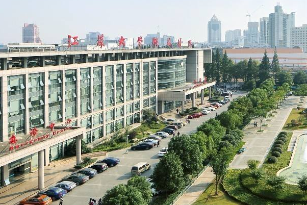 江蘇大學(xué)附屬醫(yī)院植發(fā)怎么樣_哪個(gè)醫(yī)生比較好