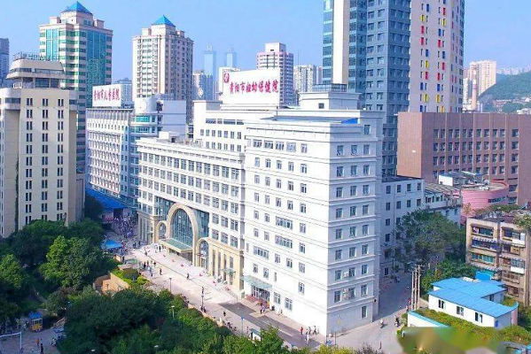 2024貴陽市婦幼保健院近視手術(shù)費用?近視手術(shù)有風(fēng)險嗎