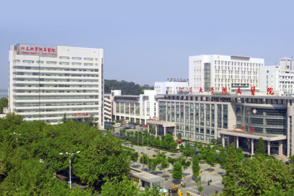 鎮(zhèn)江江濱醫(yī)院種植牙怎么樣?哪個醫(yī)生做的比較好