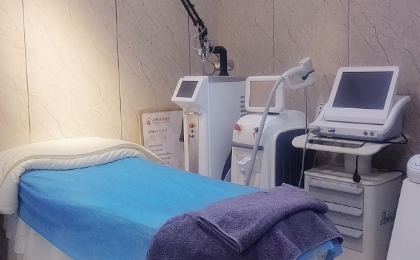 內蒙古永泰醫(yī)院玻尿酸填充一般多少錢?120天案例欣賞