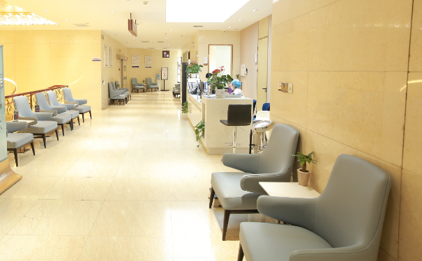 唐山星范醫(yī)美朝陽道醫(yī)療美容門診部玻尿酸去魚尾紋術后半年野生案例&一般多少錢?