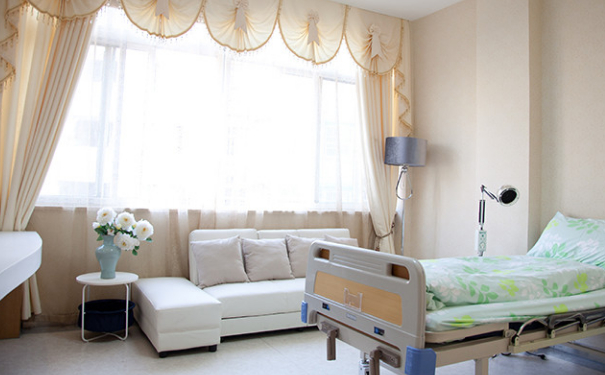 呼和浩特伊思整形醫(yī)院眼部去皺收費標準？三個月親測案例全解