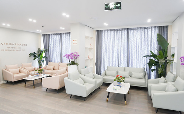 咸陽華藝天姿醫(yī)療美容醫(yī)院整鼻子收費標準?技術(shù)水準&術(shù)后半年案例欣賞